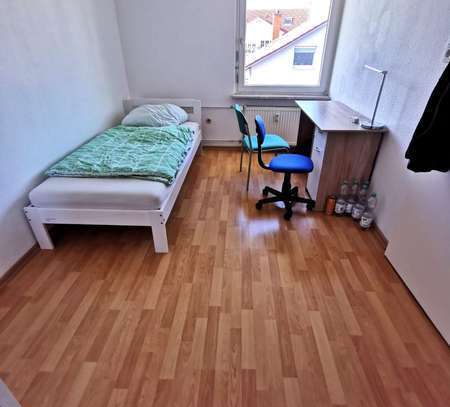 Helles Zimmer in Studenten-WG in Eppelheim