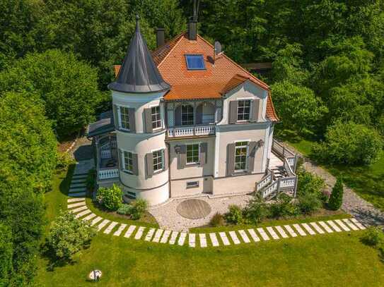 Charmante Villa von 1904, kernsaniert, auf traumhaftem Grundstück mit Seeblick und ruhiger Lage