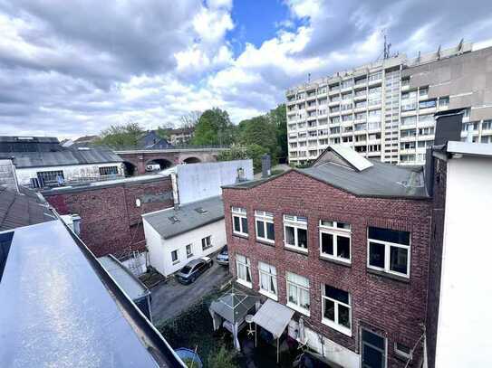 „Von BAIMEX" Ein Besonderer Grundbesitz – Mehrfamilienhaus & LOFT Fabrik