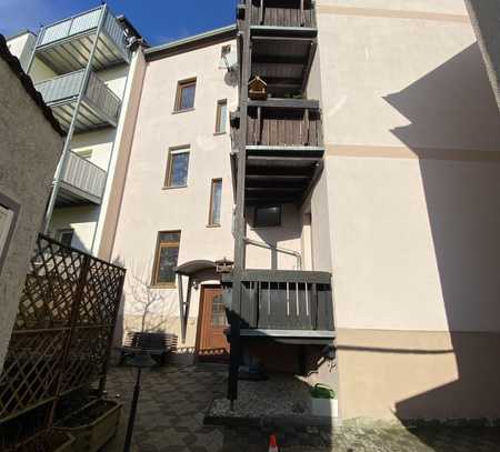 4 Zim Whg 100 m2, Balkon, Tageslichtbad mit Dusche und Badewanne in Altenburg