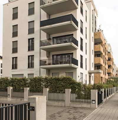 Modernes Luxusapartment mit Loggia, Designer-Küche, Tiefgaragenstellplatz und Skyline-Blick