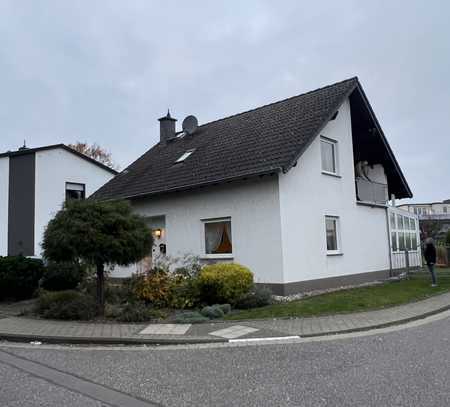 Erstbezug: 6-Zimmer-Einfamilienhaus in Bornheim