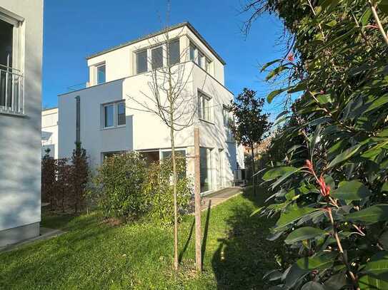 Elegantes Einfamilienhaus - Neubau bezugsfertig - 20-25 Min. bis Ffm Flughafen, Messe, Eschborn