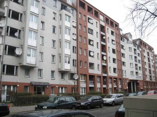 Behinderten Tiefgaragenstellplatz Elsenstr. 45 - 49 in Berlin-Neukölln