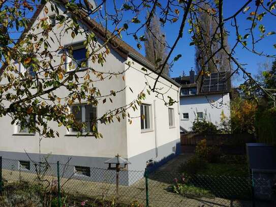 Freistehendes Einfamilienhaus in ruhiger Lage mit Garten in Düsseldorf-Gerresheim