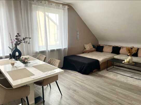 Schöne 3-Zimmer-Dachgeschosswohnung mit Einbauküche in Uslar