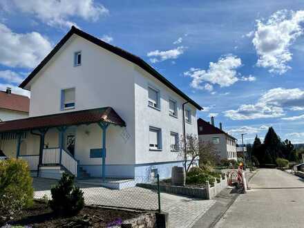 Sofort bezugsfrei! Umfassend saniertes Mehrgenerationenhaus in bester Lage in Bretzfeld!