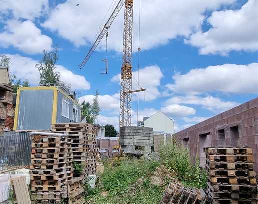 ***Neubau- 9 WG´s für Senioren und 13 Eigentumswohnungen mit Balkonen u. Fahrstuhl.