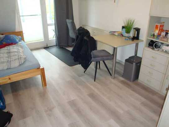 Ruhige Zentrumsnähe, 1-Zi.-Wohnung mit Balkon, Wfl. ca. 21 m²