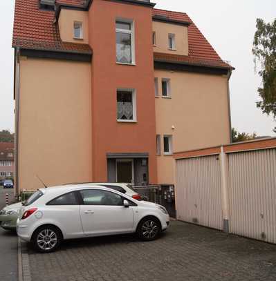 Sanierte Wohnung mit drei Zimmern sowie Balkon und EBK in Ginsheim-Gustavsburg