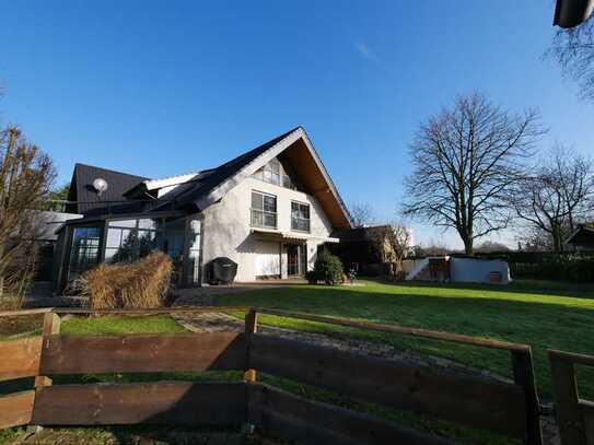 Bielefeld Senne: 13.000 m² Grundstück, 427,98 m² Wohnfläche, 712,80 m² Halle