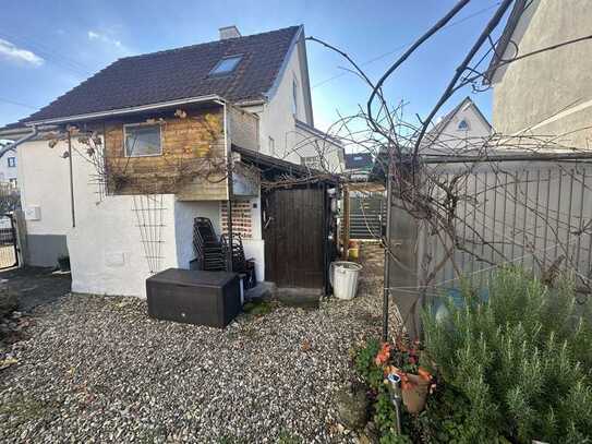 Kaufen statt mieten - Kleines freistehendes Wohnhaus mit Garten