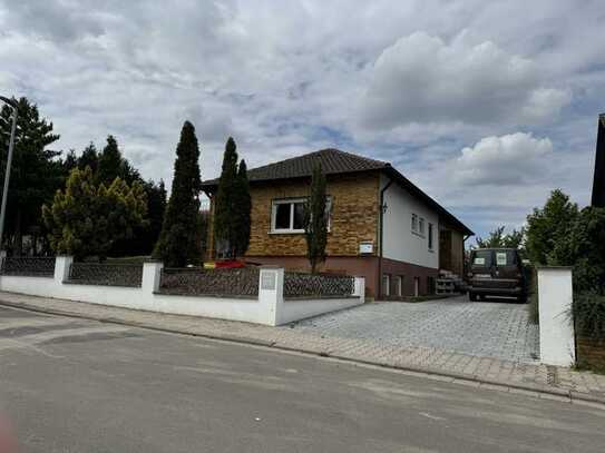 Großzügiger Bungalow in Top Lage von Kirchheimbolanden