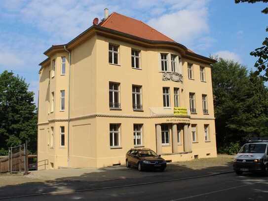 Traumhafte 3-Raum-Wohnung mit Balkon in denkmalgeschützter Villa