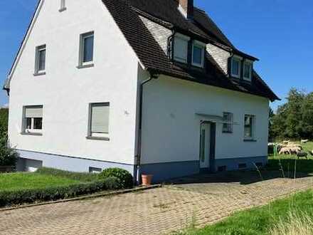 Gepflegte 3 Zimmer-EG-Wohnung mit Terrasse in freistehendem 2-FH in Aschaffenburg-Damm