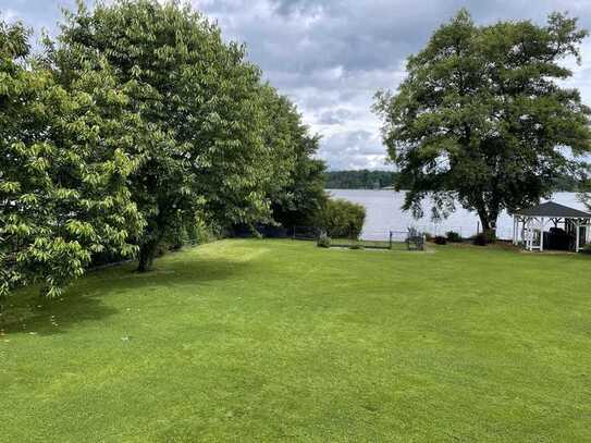 Repräsentative Villa direkt am Zeuthener See