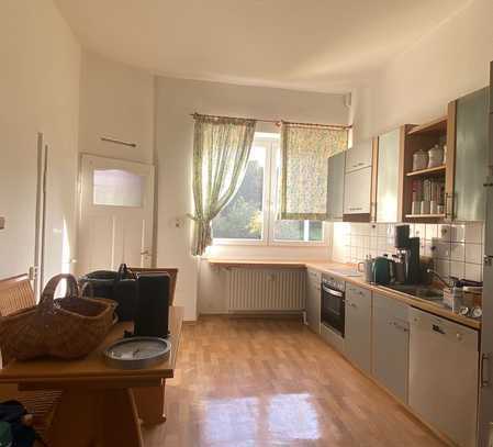 Sehr schöne 3-4 ZBK Wohnung mit Balkon, Garten und EBK