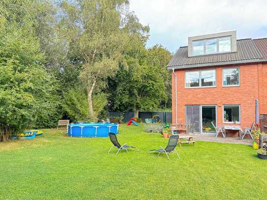 Hochwertig saniertes Reihenendhaus mit großem Garten in Eckernförde