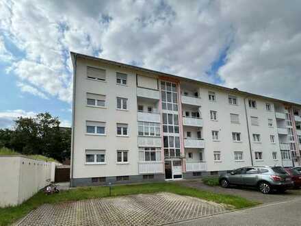 Bühl-Stadt | Sonnige und bezugsfreie 4-Zimmer Wohnung im 2. OG mit 2 Balkonen | Garage + Stellplatz