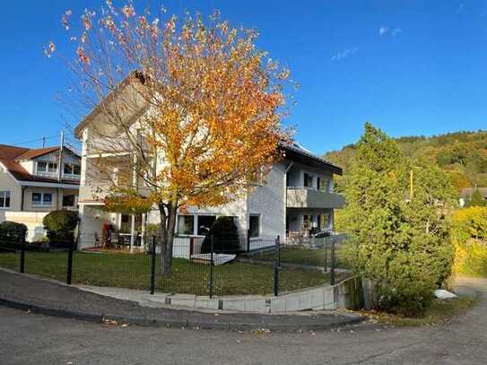 Schöne 4,5-Zimmer-Wohnung mit Balkon und Einbauküche in Aalen