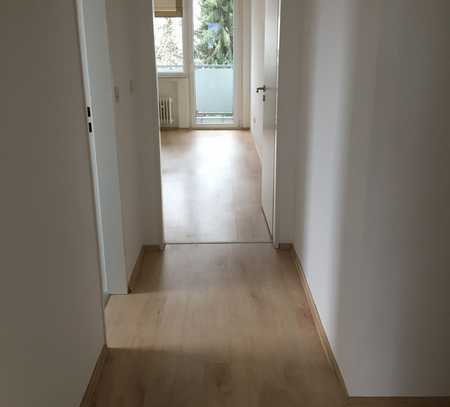 Modernisierte 2-Zimmer-Wohnung mit Balkon und Einbauküche in Oberursel