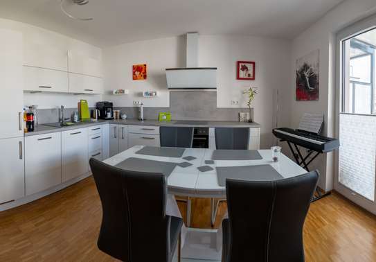 Moderne und neuwertige 3-Zimmer-Wohnung mit EBK und TG-Stellplatz in Mannheim