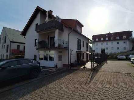 Helle gemütliche 3-Zimmer-Erdgeschoss-Wohnung mit EBK und großer sonniger Terrasse in Nackenheim