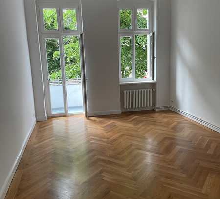 3-Zimmer Altbau mit EBK, Balkon im beliebten Schillerkiez zur Untermiete