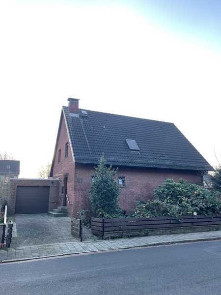 Einfamilienhaus mit 4 Zimmern und Garage in Bremen-Neuenland