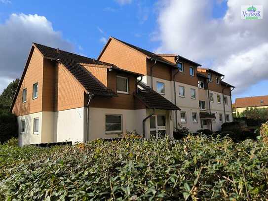 Schöne 2-Zimmer-Dachgeschosswohnung mit Dachterrasse und Garage