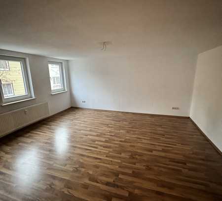 3 Zimmer Wohnung mit EBK und großer Terrasse in der Stadtmitte