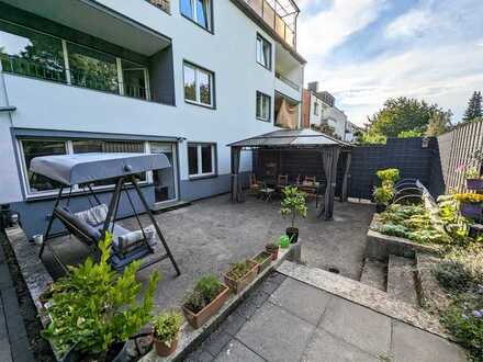 Ostparksiedlung: Luxus Einbauküche + große Terrasse + großer Garten + Garage + Stellplatz
