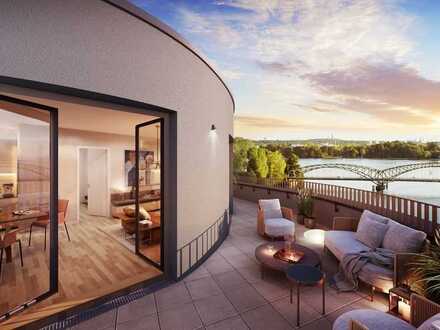 Exklusive kleine 2 Zimmer Penthouse-Wohnung mit Wasserblick und 66qm Terrasse in Spandau