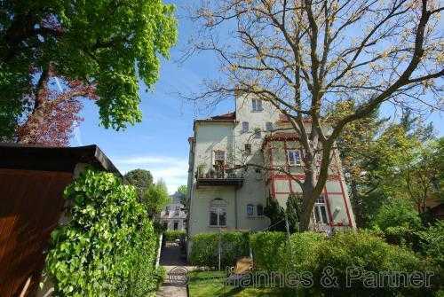 * Repräsentative Villenetage in Blasewitz mit großem Balkon - ID 1731 *