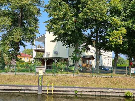 Gemütliches Mehrfamilienhaus direkt am Wasser. Ihre neue Immobilie in Königs Wusterhausen