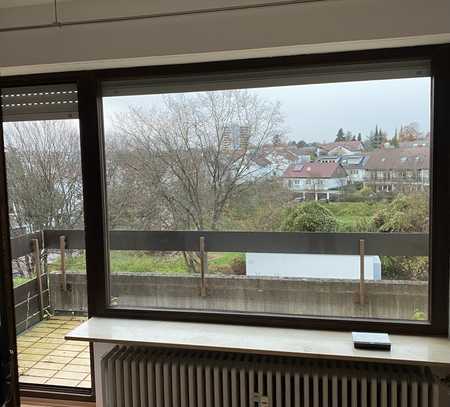 Sonnige 1-Zimmer-Wohnung mit grossem Balkon und Einbauküche in Betzingen