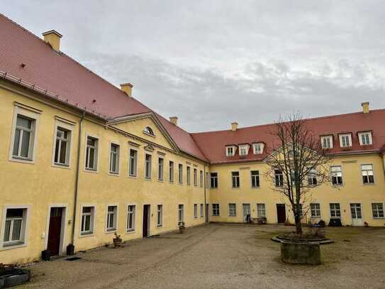 Investitionsobjekt: Sanierte 4-Zimmerwohnung im alten Rittergut Weistropp OT Klipphausen zum Kau