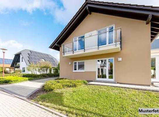 2-Familienhaus mit Terrasse und Garage