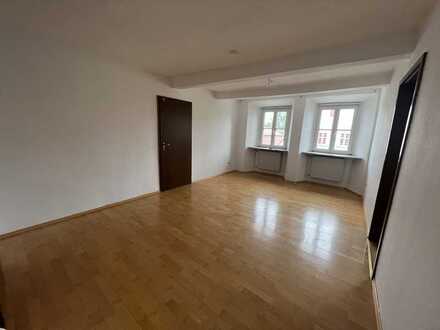 Preiswerte 2,5-Zimmer-Wohnung mit EBK in Bad Windsheim