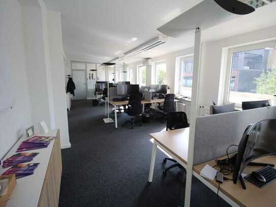 ZENTRUM PROVISIONSFREI 7 RAUM BÜRO+SEPARATE KÜCHE 2 DAMEN-/+HERREN-WC´S PKW-STELLPLÄTZE 5.OG/AUFZUG