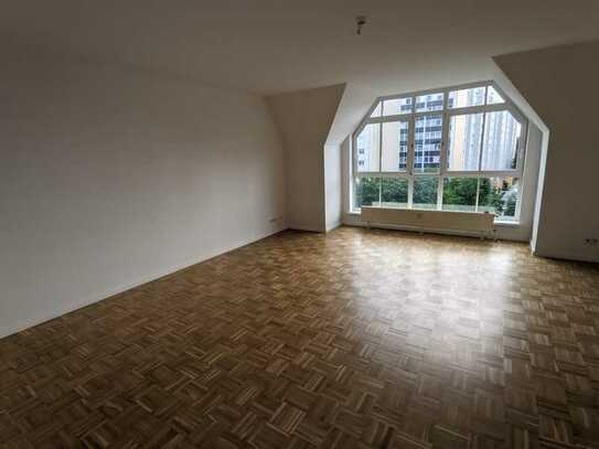 Schöne Wohnung mit Dachterrasse und atemberaubendem Blick auf den Tierpark - Befristet bis 31.12.26