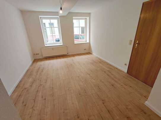 *Ab 01.11.2024* Wunderschöne Erdgeschosswohnung mit Laminat + Balkon + EBK-Option!