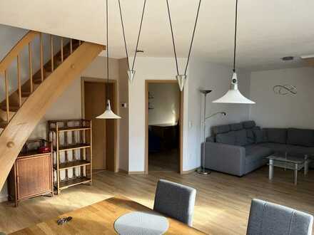 Modernisierte Maisonette-Wohnung mit vier Zimmern sowie Balkon und EBK in Wiesentheid
