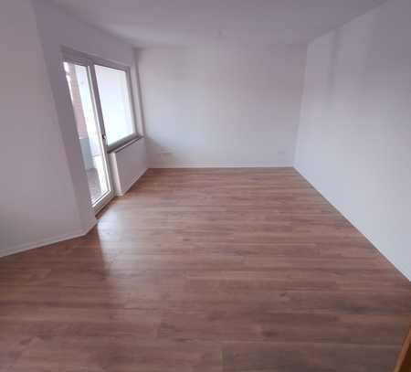 Frisch renovierte 3-Raum-Wohnung mit Balkon in Garbsen