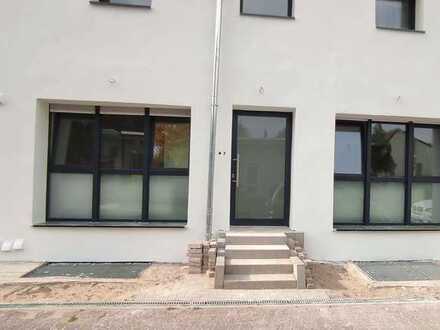 Büro / Gewerbe / Laden 27m² in Frankfurt Schwanheim-Goldstein