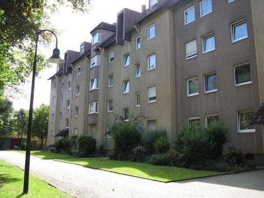 3 Zimmer Wohnung im Hochparterre mit Loggia