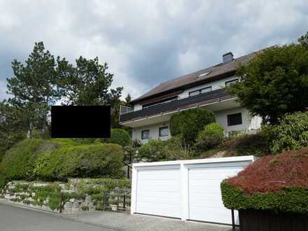 Freistehendes Zweifamilienhaus mit unverbaubarem Fernblick