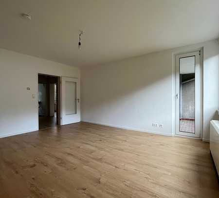 Jetzt zuschlagen! Renovierte 2 Zimmer Wohnung mitten im Grünen!