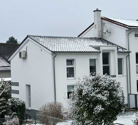 Ruhig gelegenes Reihenendhaus mit großem Garten