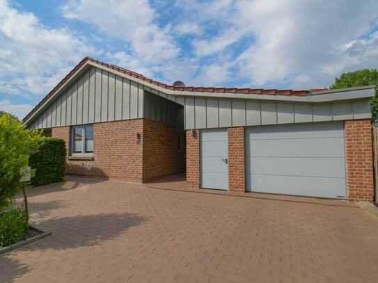 6442 - Ihr Traumhaus wartet: Stilvoller Bungalow mit Garage in Bad Zwischenahn/Ekern